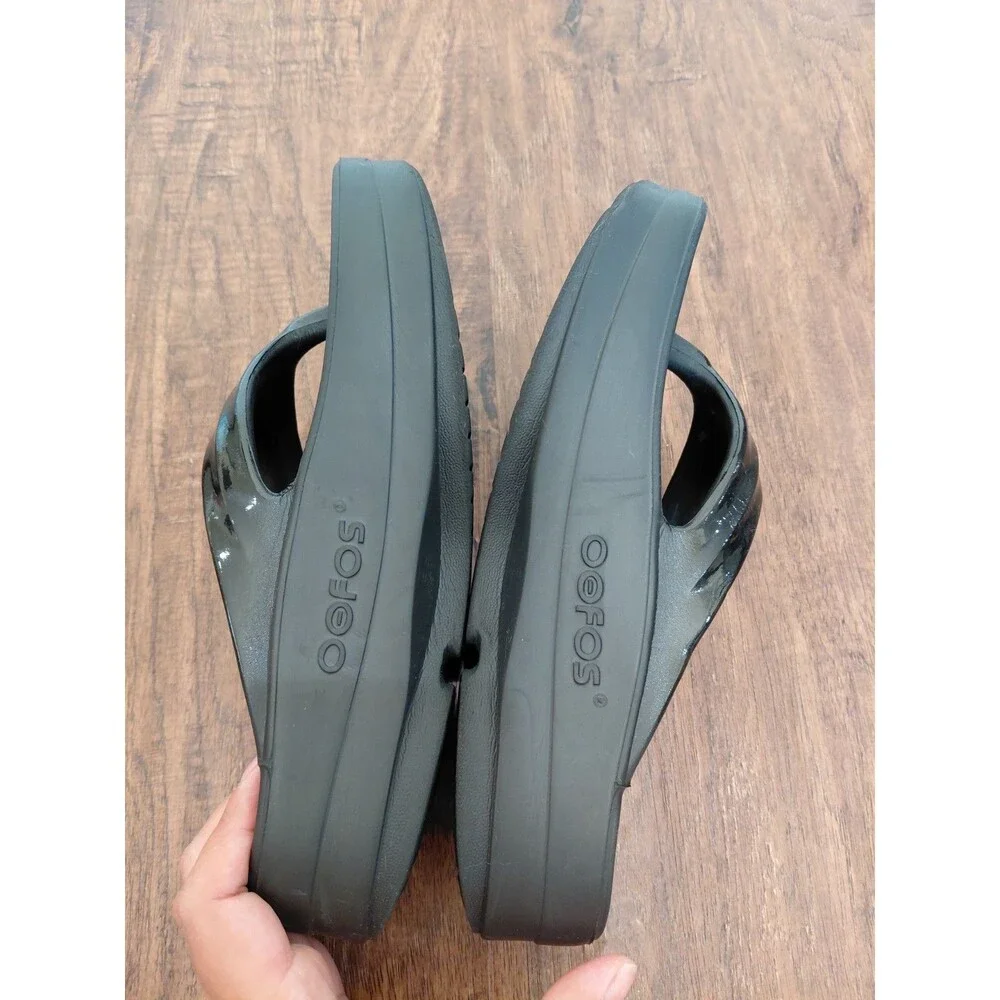 Authentic OOFOS Oomega Thong Women's Size 7 Lightweight Comfort Black